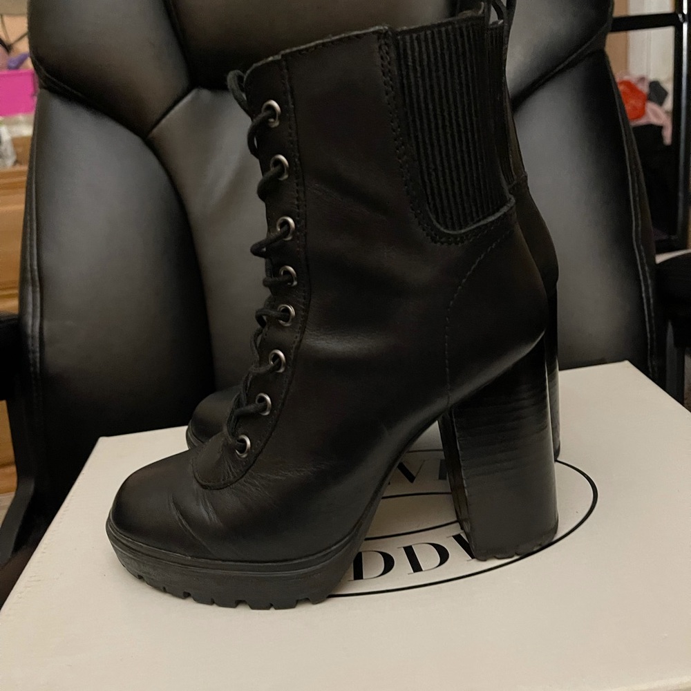 Steve Madden Boots - Picture 2 of 10
